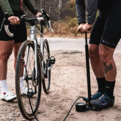 Pompe à Pied Lezyne Classic Floor Drive -Vélo Équipement Magasin pompe a pied lezyne classic floor drive 3